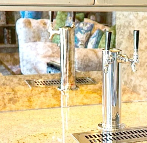 Single Wall In MiamiMid-sized Transitional Single-wall Porcelain Tile And Beige Floor Wet Bar Photo With