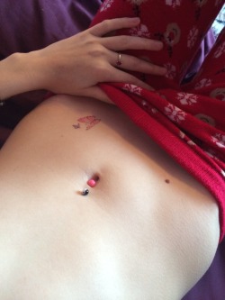 I-Hate-The-Beach:  Comfy Leggings, Fake Tattoos And Period Pains