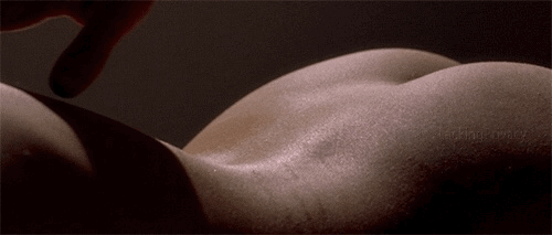 muffetsecretdesires:  Touch me. Fingers that feel like electricity on my skin.  