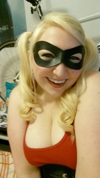 happycurvykinky:  It’s been a while since I’ve posted naughty pictures of me… but I had fun being sexy Harley Quinn and I’m enjoying my new princess plug immensely soooo… sharing is caring!!! 