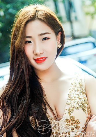 Huibai is a mature sincere and serious girl. She loves to travel and watching movies with her friend