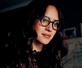 shesnake:Adria Arjona in Good Omens (2019) dir. Douglas Mackinnon