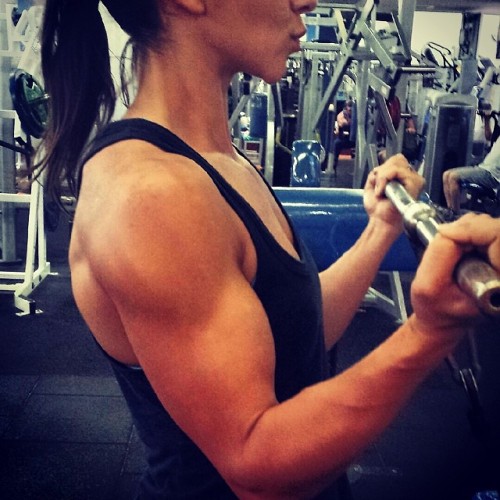 boooty-and-the-beast:  I like to think this is what I looked like training arms this morning