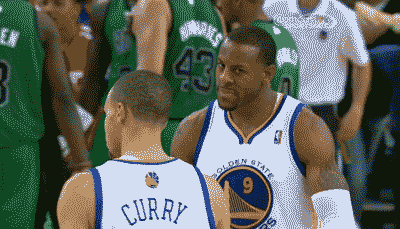 gotta love andre  maaan Stephen curry is the babyfaced killer.