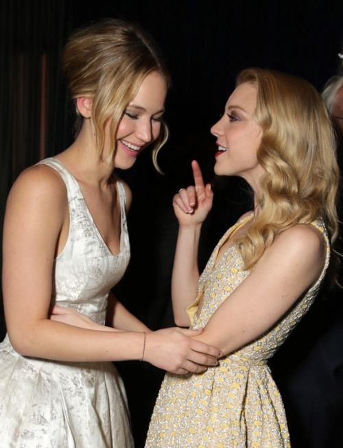 collaredlesbos: “Jen! So good to see you!” “Nat, you too!” “So tell me