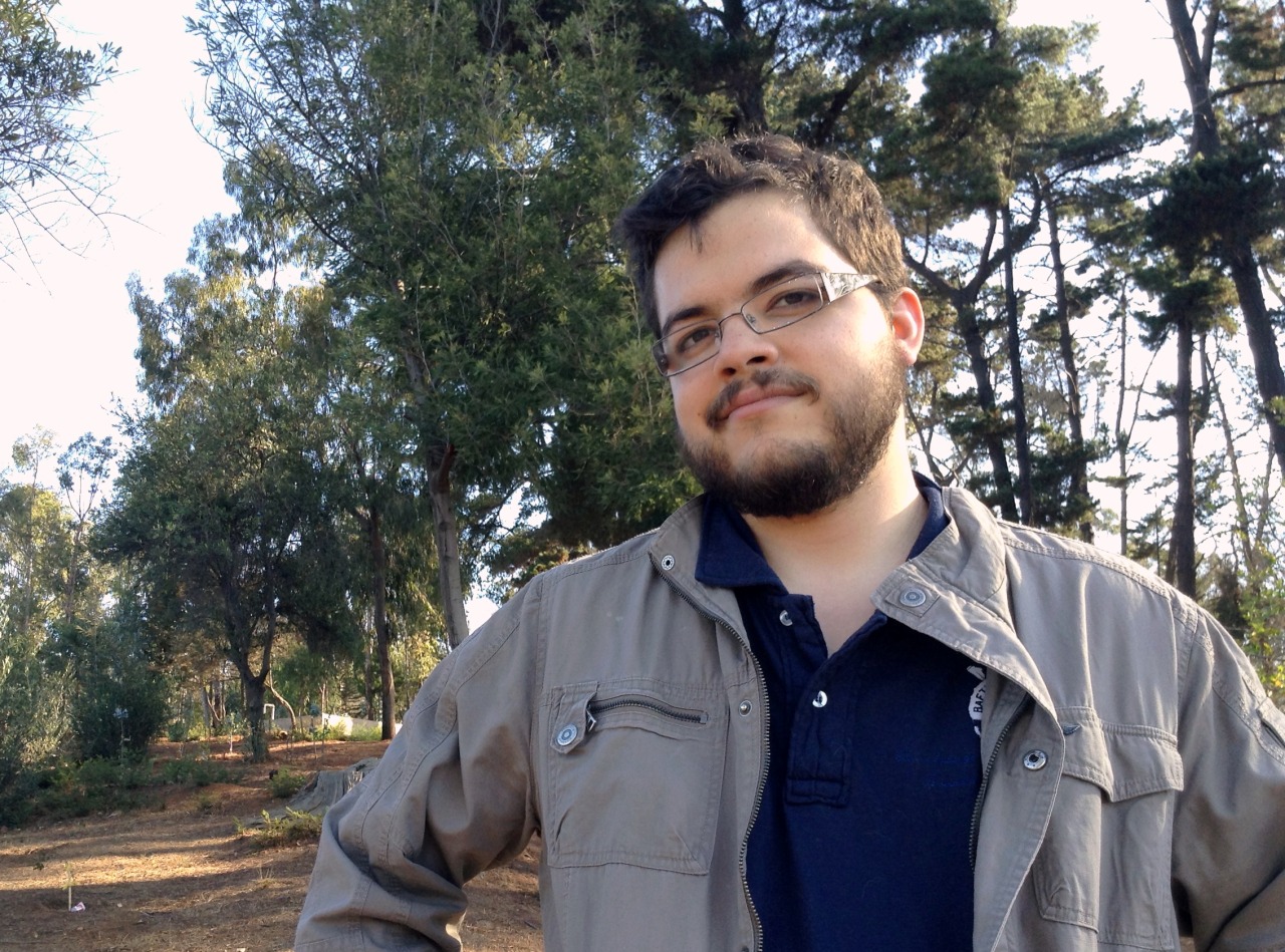 kabutocub:  lying-heart:  I think I look good in this shot :D  Cubby, you look good