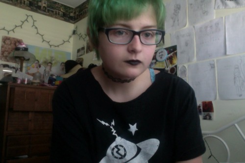 dunshine:i painted this choker black for the aesthetic (the aesthetic is crop top space goth)