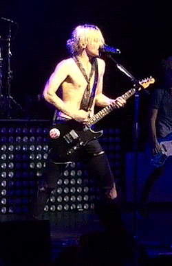 Bgolly:  2Old2Befangirling:  *Cough* Triceps *Cough*  Ross On Stage Shirtless Gifs!!