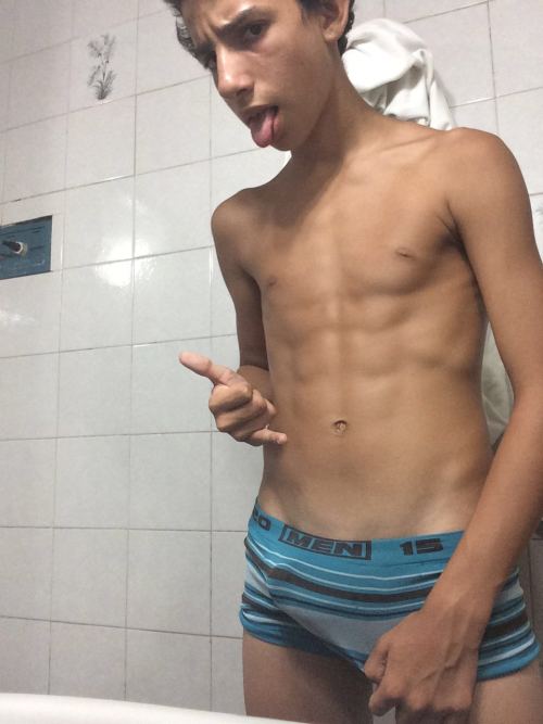 https://horniboisteenbois.tumblr.com/post/169463037765