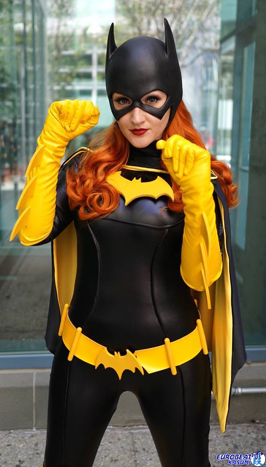 therealdfresh:  cosplayandgeekstuff:    Holly Brooke (USA) as Batgirl.Photo I and
