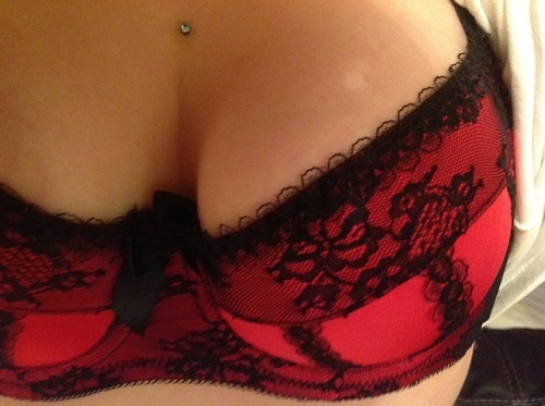 1nk-is-my-kink:  Me again (: x