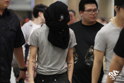 yellow-sprout: 130921 G-Dragon @ Incheon Airport back from Singapore (HQ Pictures) Source: http