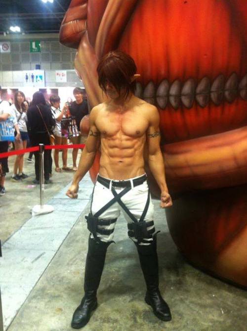 sapphireto:  sapphireto:  OMG Eren @ AFA OMG OMG OMG  Now this comes to my mind. Titans don’t wear clothes. 