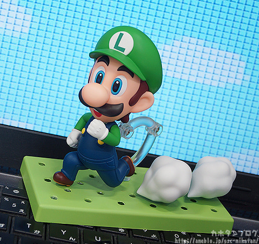 cklikestogame:  ohnoraptors:  Nendoroid Luigi!  Hey. Hey, Casey. Lookit!  HOLY NUT
