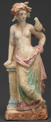 mini-girlz:  Statuette of Aphrodite with