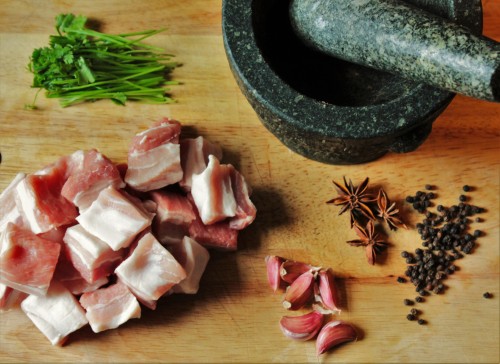 Moo Hong (Stewed Pork) Moo Hong uses large chunks of belly pork and is cooked down until you&rsquo;r