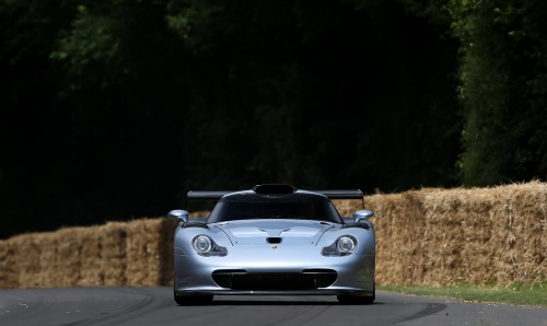 Porsche 911 GT1 EvoBy: CM-Arte