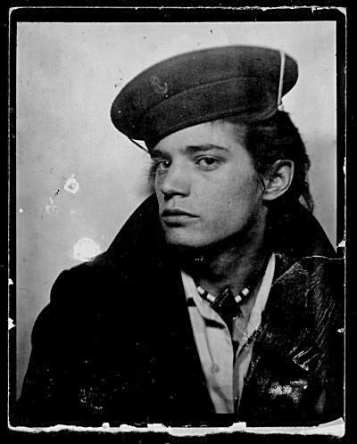 rstabbert:Robert Mapplethorpe, 1970, 42nd Street photo booth 