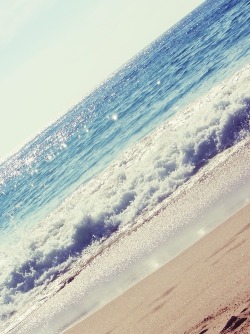 Beach | Via Tumblr En We Heart It. Http://Weheartit.com/Entry/69385985/Via/Dontblamemee