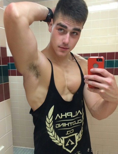 jarheadtamer: Is the USAF trying to tease me? Flexing and showing off for his man back home while on