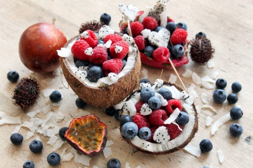 lenaliciously: Coconut bowl from today definitely my favorite fruit, blueberries, Passion fruit, pit