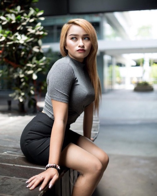 youngforevergirls: ainnadiahain: gemuktembam: malayeasyumbrella: malayeasyumbrella: malayeasyumbrell