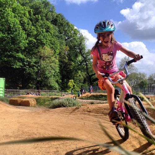drumminglarrylar: Ella ripping it up @phillypumptrack #girlsrule #bmx #specialized (at Philly Pumptr