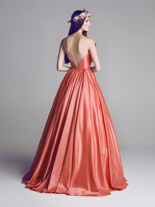 royal-roaster: Hamda Al Fahim dresses