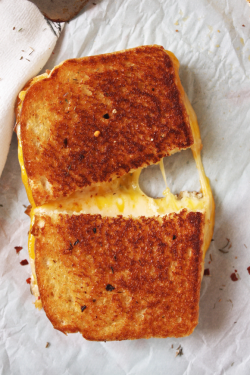 yumi-food:  FANCY SCHMANCY GRILLED CHEESE 