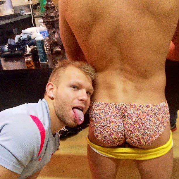 broswithoutclothes:  Such a candy ass.