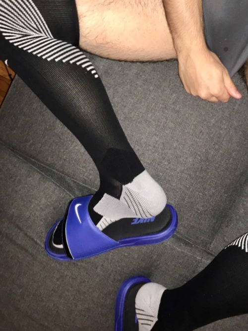 menocksandslidesfetish:100 reblogs and the next pic will include my cock