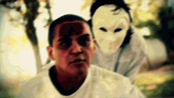 giancarlosh2:  Me hablo un payaso en el odio, tipo, quiero que los mates con un bate o dejare de ser tu Amigo ♫ 