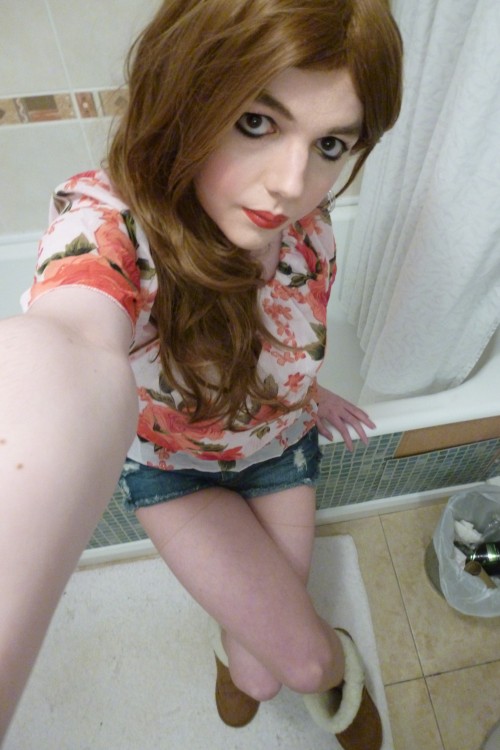 lucy-cd:  Pictures  More pictures of one of my favourite outfits, love it <3