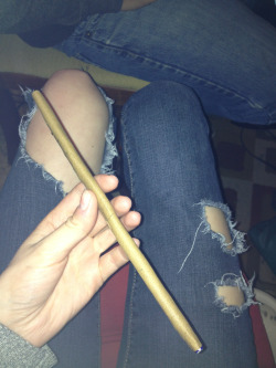 frostbittenspirit:   On our way to the dab bar in hopland we smoked an extendo   Uno de estos  pa las penas