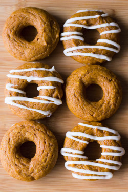 verticalfood:  Baked Pumpkin Doughnuts 