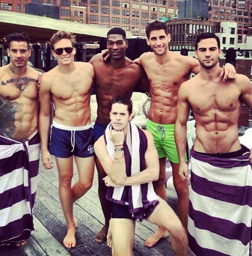 bromofratguy:  they’re all my type 