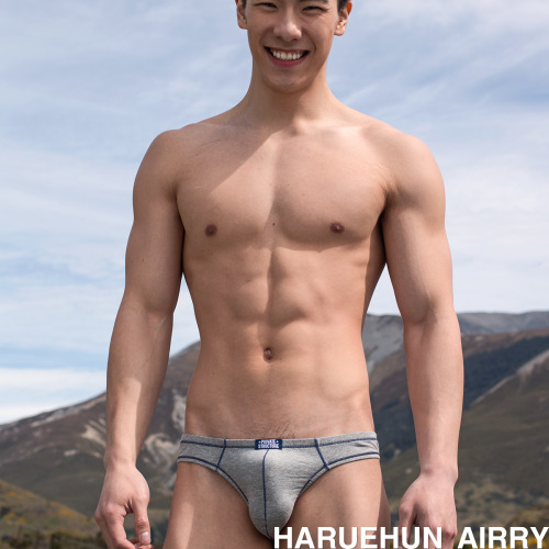 chinkoheartschinko:  haruehun:  Earn wears Private Structure. The shoot was done in New Zealand. More photos to come!  Nong Earn by Haruehun Airry