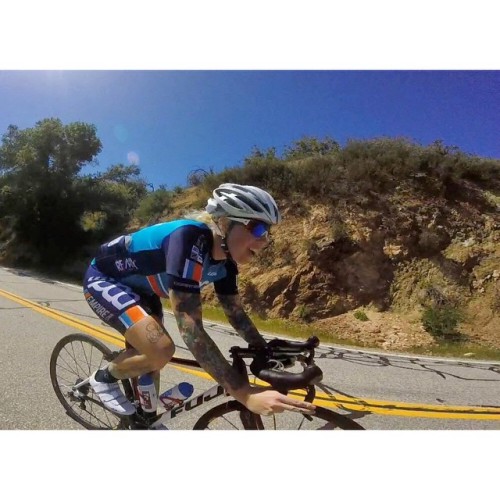 goldenbough: Sunday Funday #cycling #girlswhoride #girlsonbikes #speedmaiden (at Glendora Mountain R