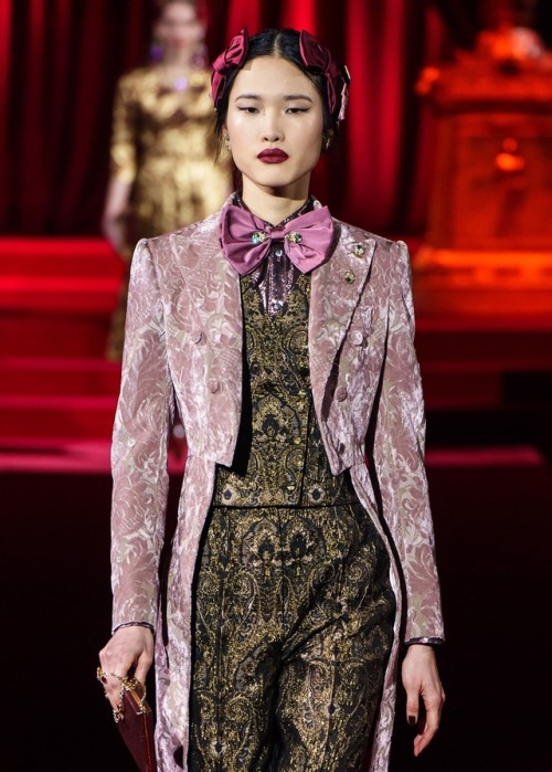 pocmodels:Wan Yu at D&G FW 19