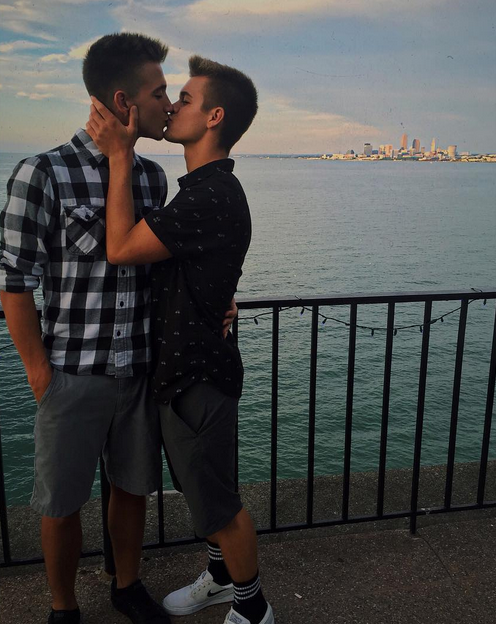 lookingfortheman:  I promise I will always protect you, I will always love you… 
