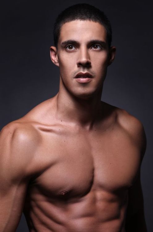 AlanPalmSprings Likes His Men!