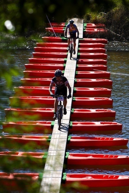 rumbling-mumblr:  Dirtworks 100km MTB Classic. This mountain bike race takes place annually in St. A