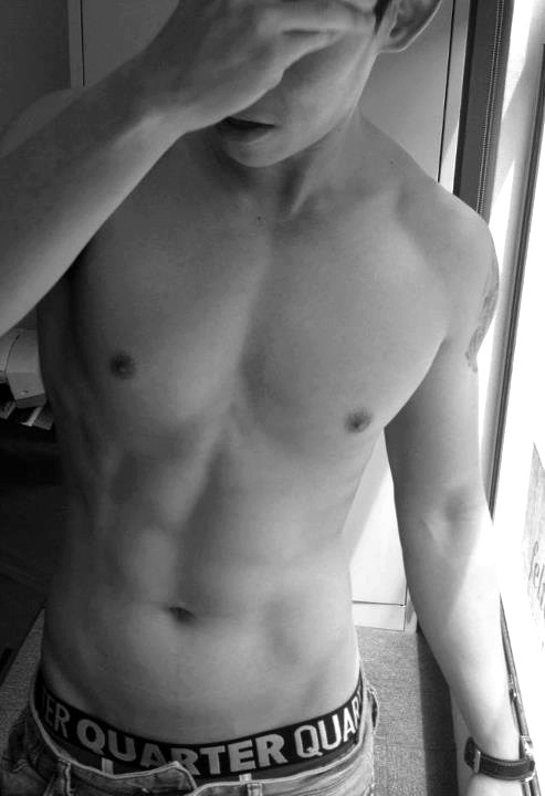 sorrygirlsisuckcock:  http://sorrygirlsisuckcock.tumblr.com/