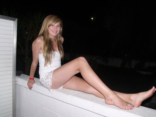 feetarecute: Feet are simply cute feetarecute.tumblr.com/ girly feet series