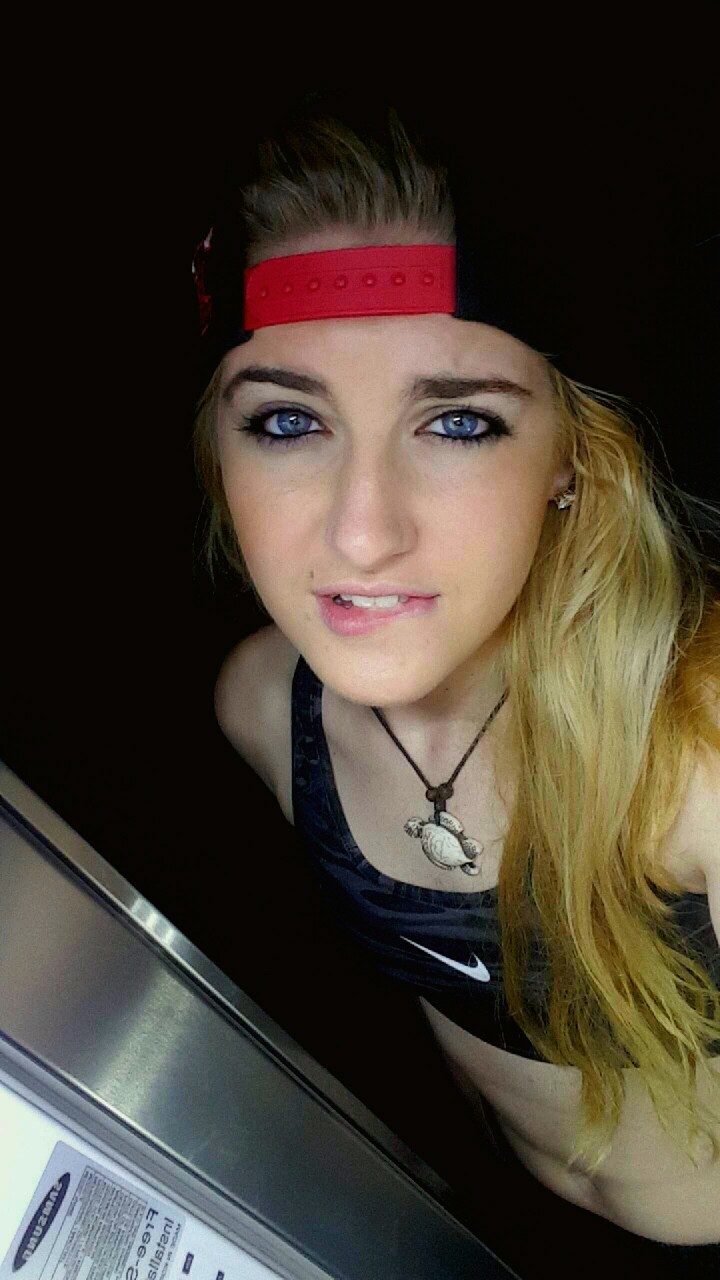 micmacinthe6ix:  makethelastonecount:  Fridge lighting = 👌 👌 👌 👌 👌