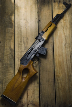 bolt-carrier-assembly:  556-operateit:  Norinco MAK-90 for Sale. For sale is a MAK-90 rifle made by Norinco of China and imported by I-D-E Mclean. This weapon has a stamped receiver and is chambered for 7.62x39; It will accept all standard AK-47 type