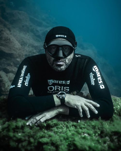 Yummy underwater freediver