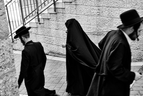 Jewish Ultra-Orthodox “burqa” sectpart 2Mea Shearim, Jerusalemhttps://en.wikipedia.org/wiki/Haredi_b