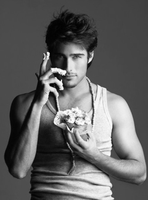 they-all-do-it-like-that:  Follow me:http://they-all-do-it-like-that.tumblr.com ♂