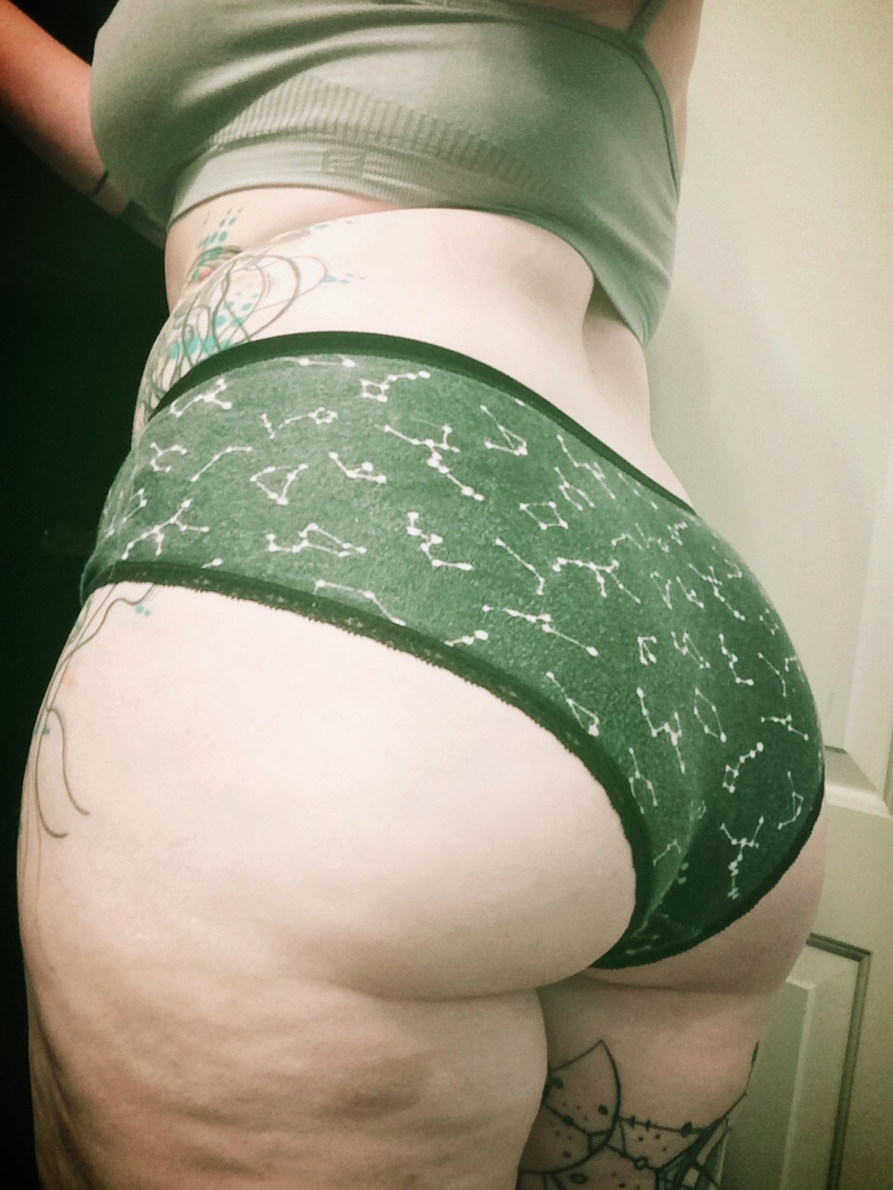waytoomuchinformation:  Fresh outa bed looks.